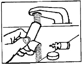 Wash mouthpiece under warm running water - Illustration